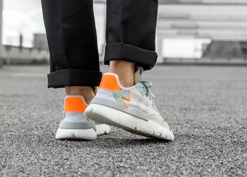 Nike nite best sale jogger white